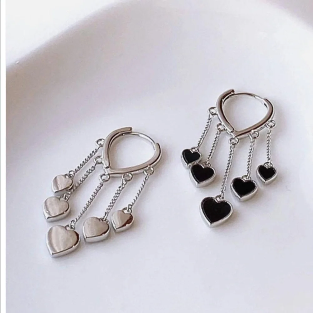 Black Heart Tassel Hoop Silver Dangle Hearts Earrings NWT - Picture 4 of 7